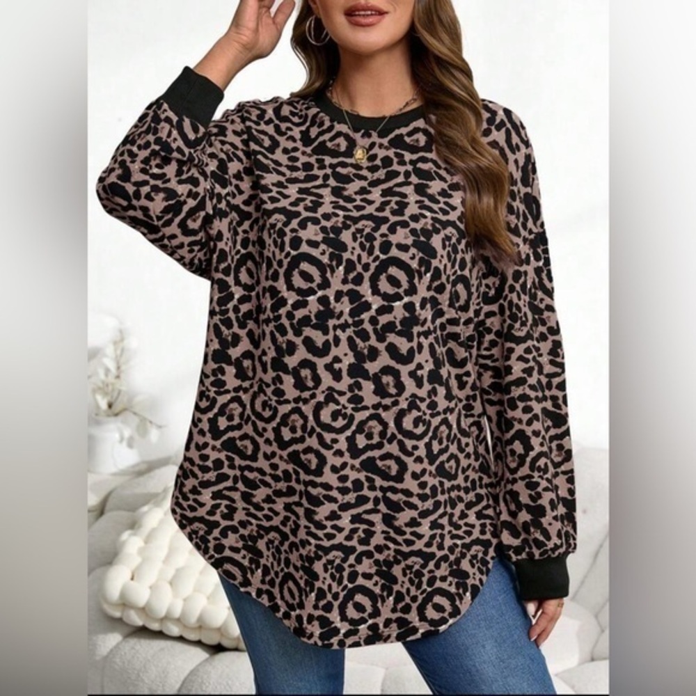 SHEIN 1X Emery Rose leopard curved hem sweatshirt
